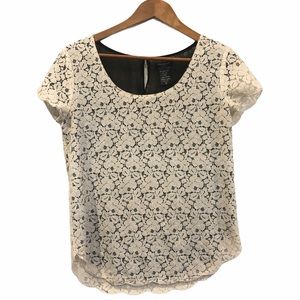 Aritizia Talulah Lace Overlay T-Shirt Medium